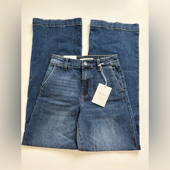 KanCan Ultra High Rise Wide Leg Jeans New with Tags Size 1 / 24 one small flaw - Picture 1 of 12